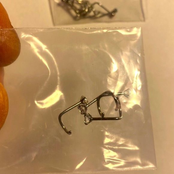 4 unique nose rings, 12 studs - Picture 7 of 12